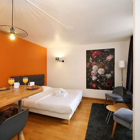 Service - En Face Du Musee - 5 Apartamento
