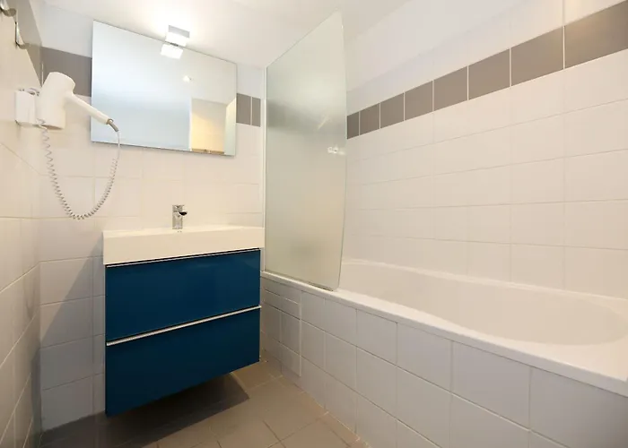 Service - En Face Du Musee - 5 Appartement